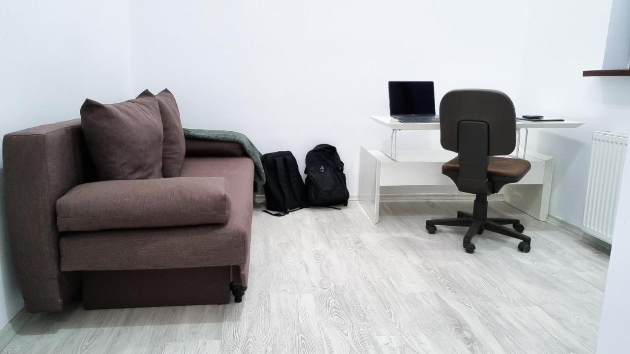 Simi Central Apartment Oradea Bagian luar foto